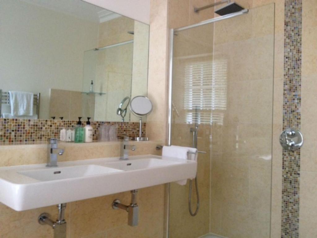 Syon House Hotel Бадли-Солтертон Экстерьер фото